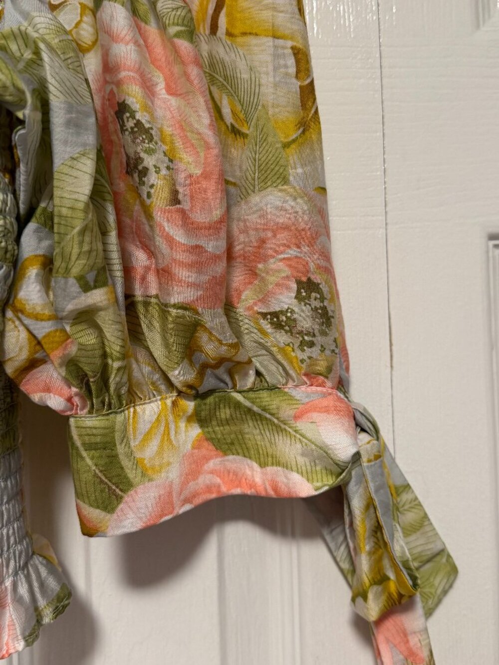 Express Pastel Floral Puff Sleeve Smocked Blouse - Picture 4 of 7